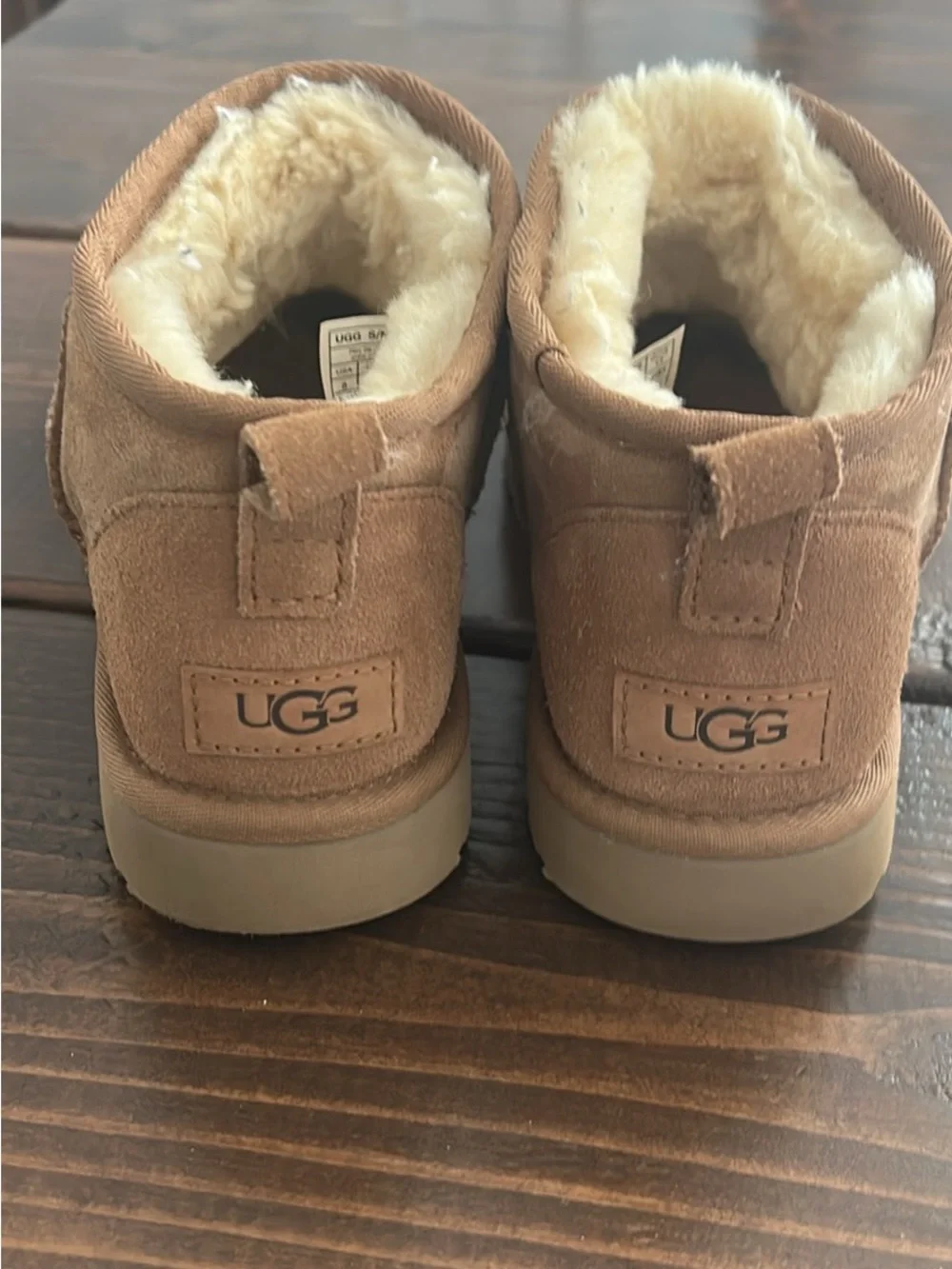 UGG short classic